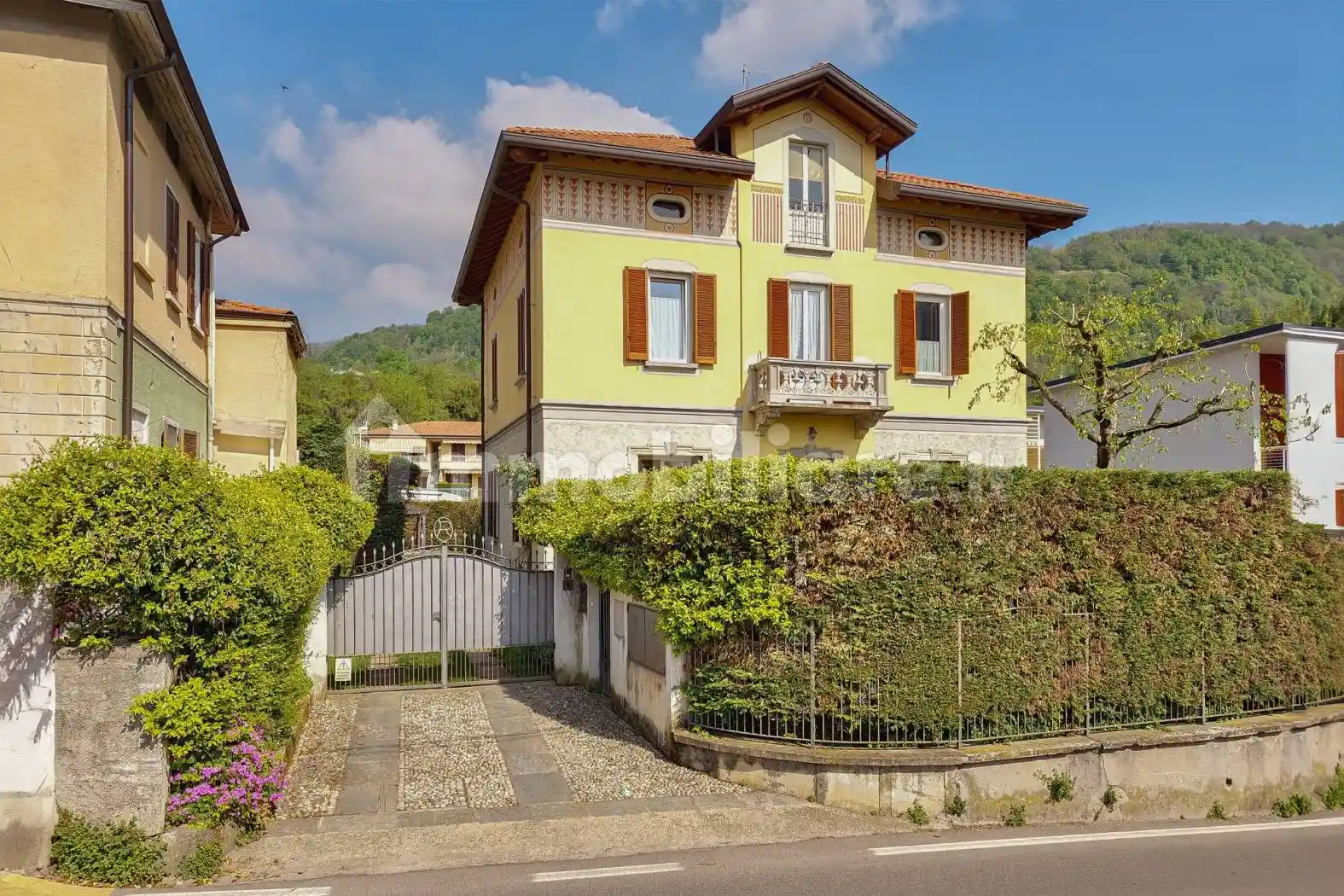 Villa in vendita a Olgiate Molgora