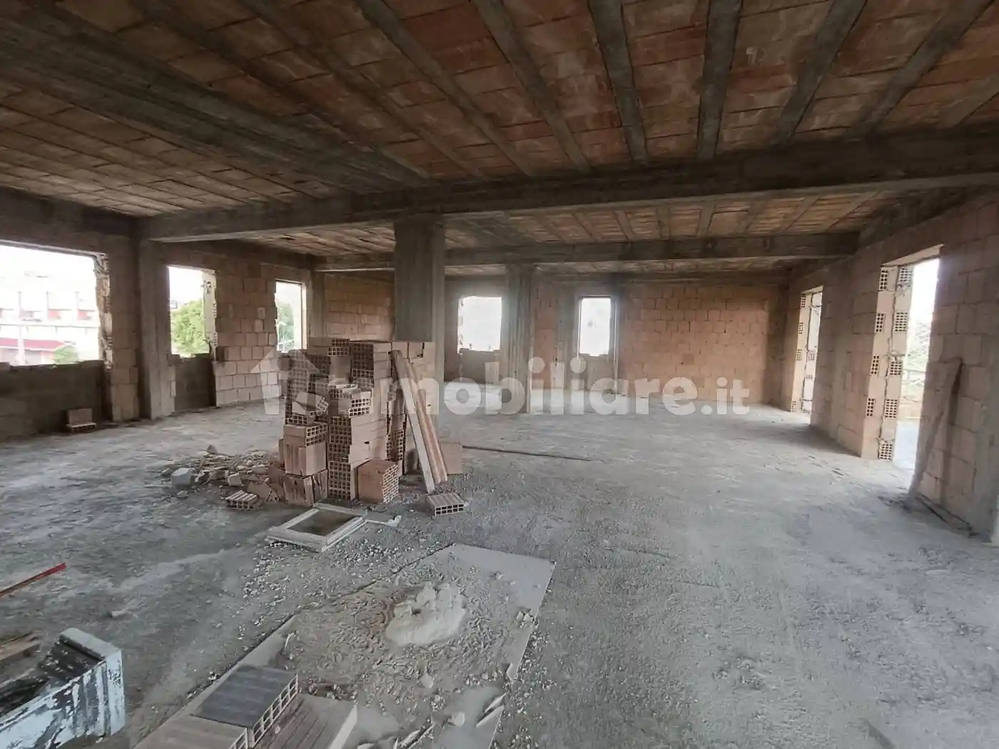 Palazzo - Edificio in vendita a Lamezia Terme