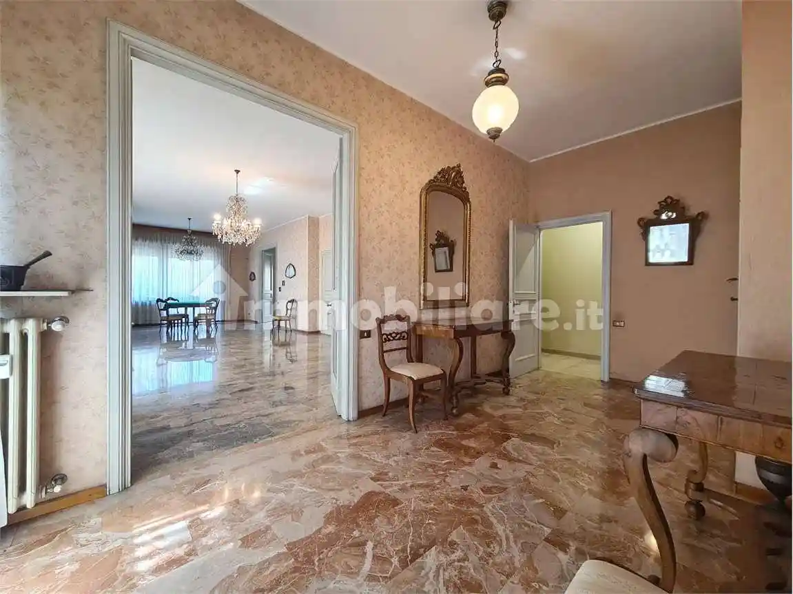 Appartamento in vendita a Modena