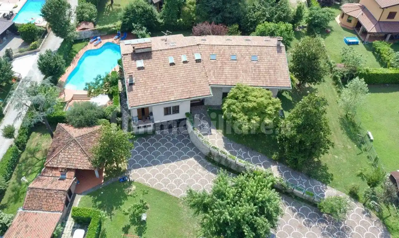Villa in vendita a Capriate San Gervasio