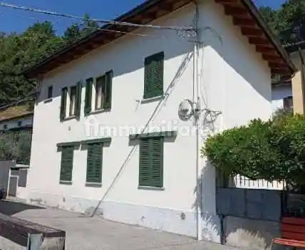 Appartamento in vendita a Casalzuigno