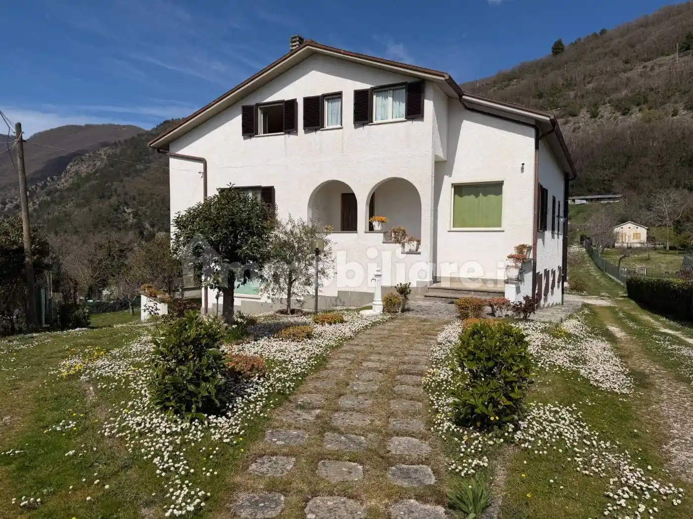 Villa in vendita a Contigliano