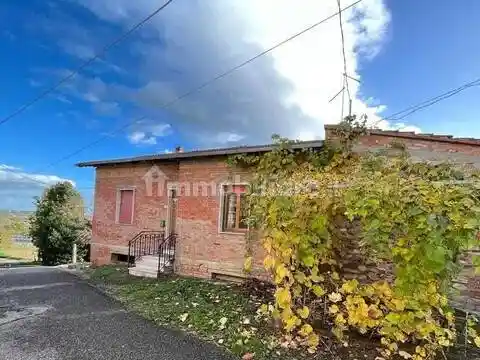 Villa in vendita a Lucignano