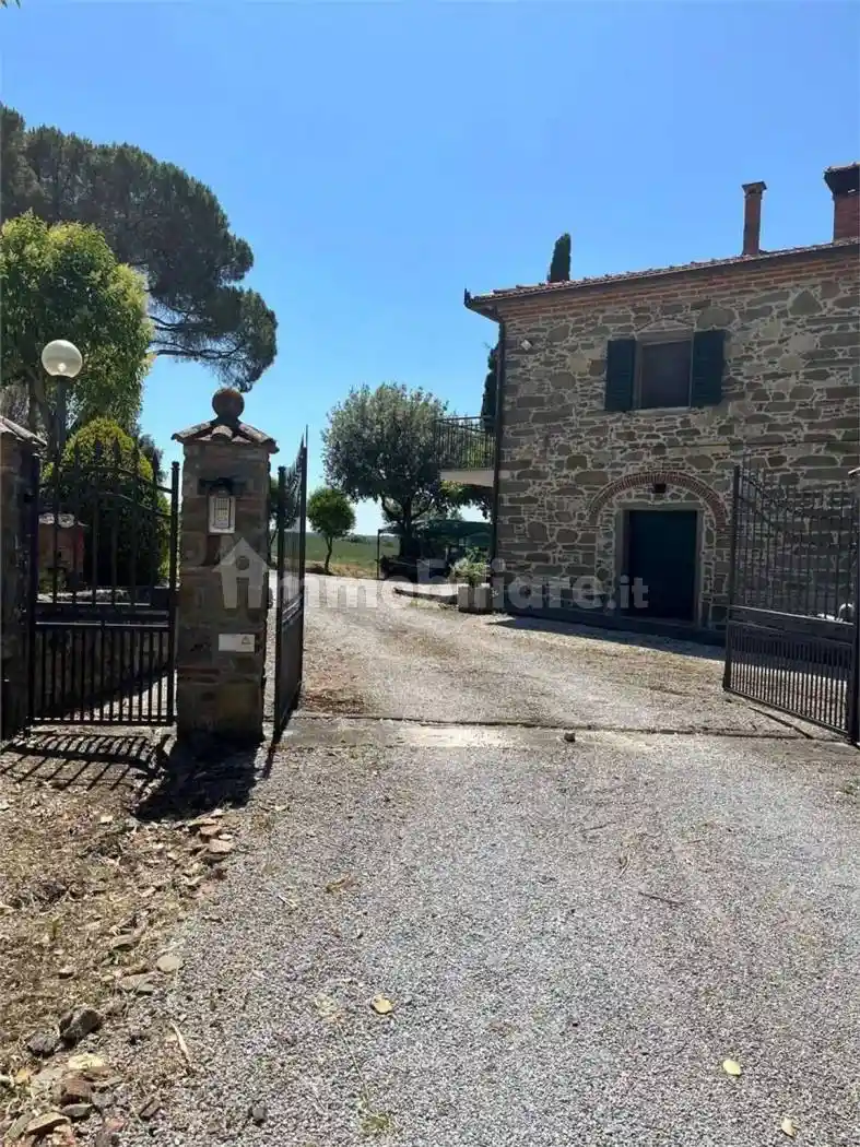 Rustico - Casale in vendita a Lucignano