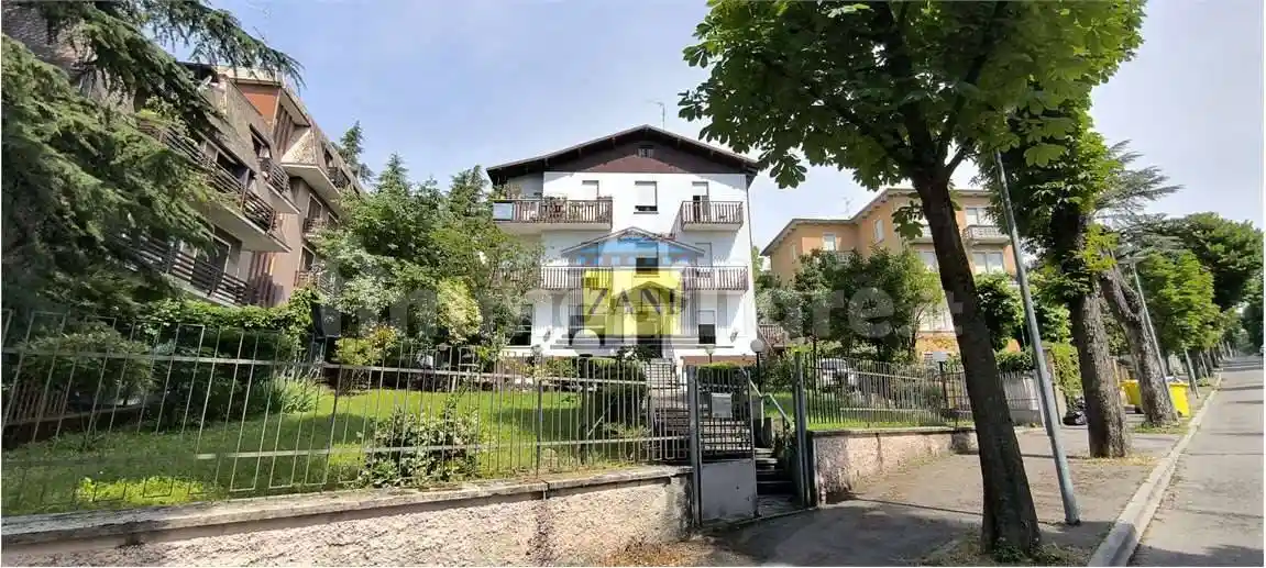 Palazzo - Edificio in vendita a Salsomaggiore Terme