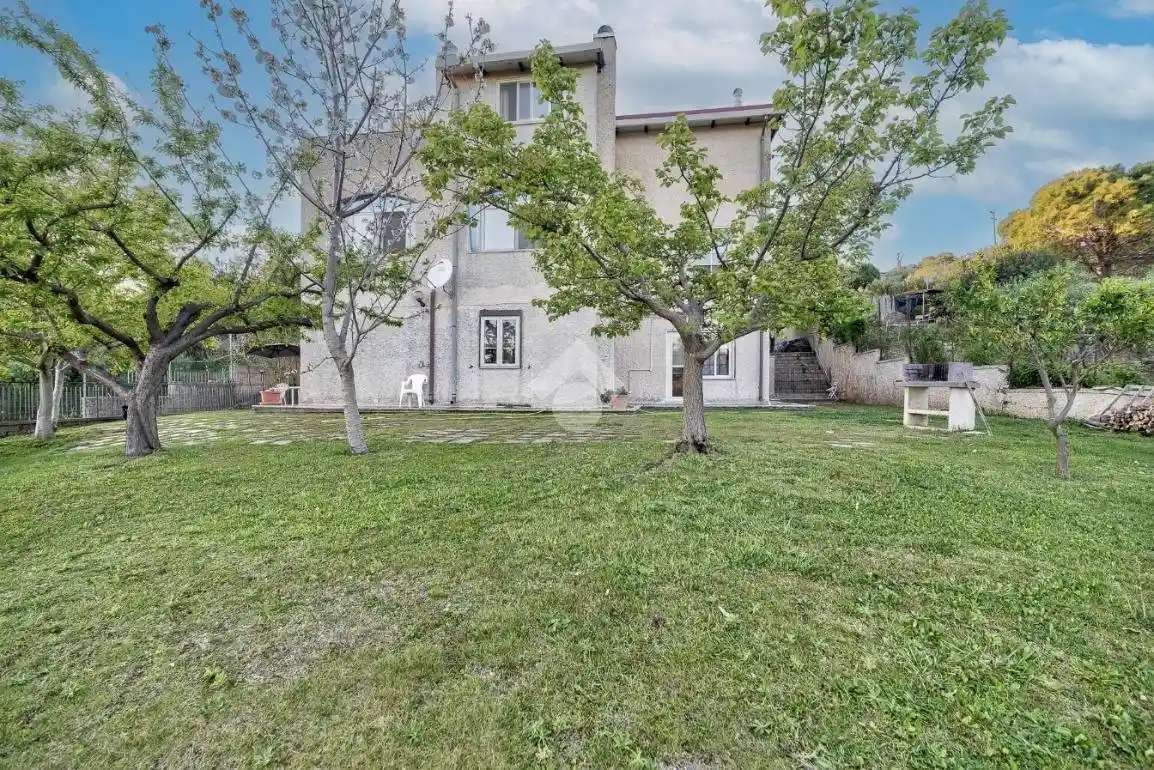 Villa in vendita a Civitavecchia