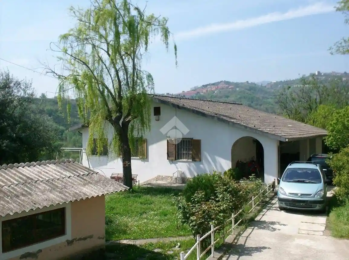 Villa in vendita a Castrolibero