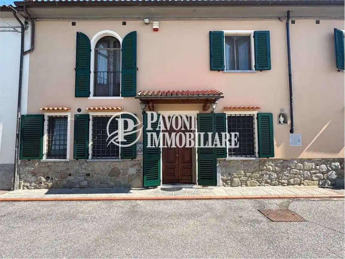 Casa indipendente in vendita a Pistoia