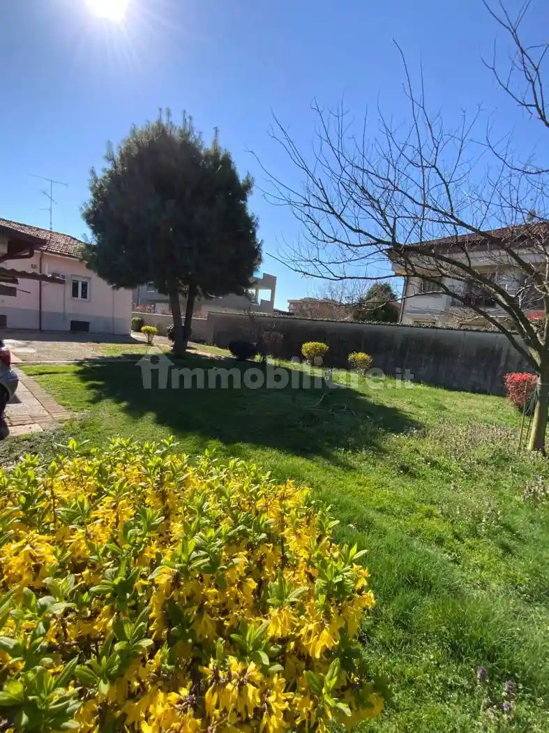 Villa in vendita a Parabiago