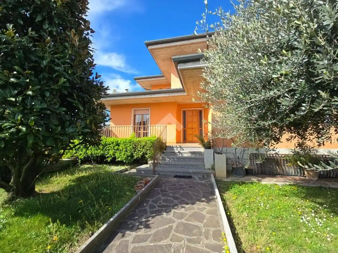 Villa in vendita a Pescantina