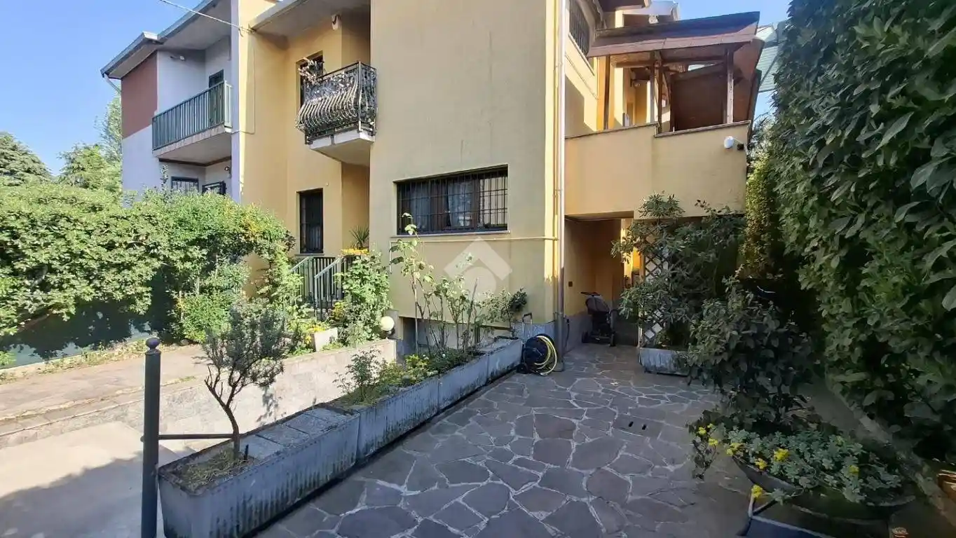 Villa in vendita a Novate Milanese