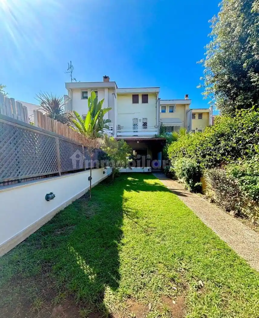 Villetta a schiera in vendita a Fiumicino