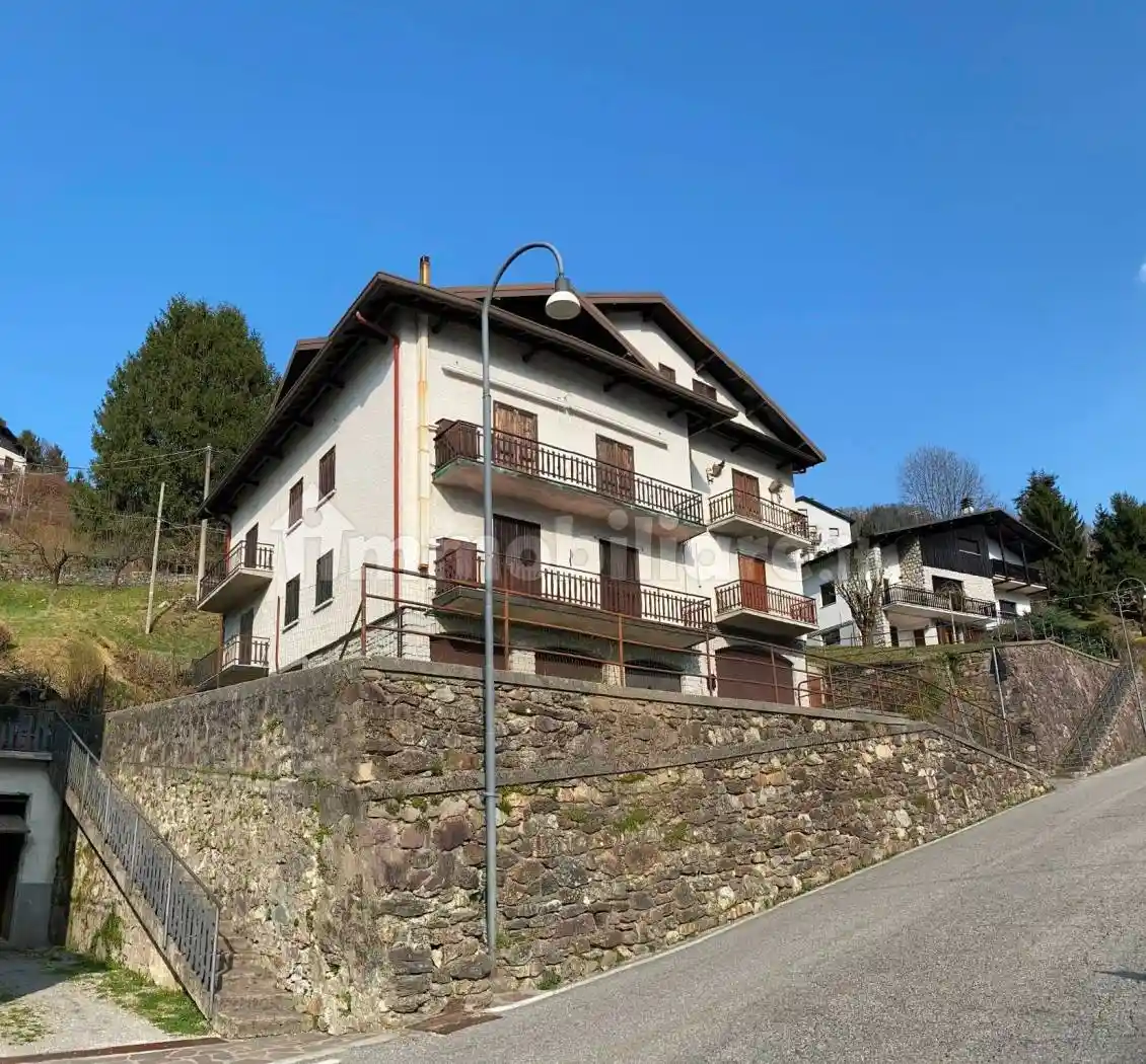 Appartamento in vendita a Roncobello