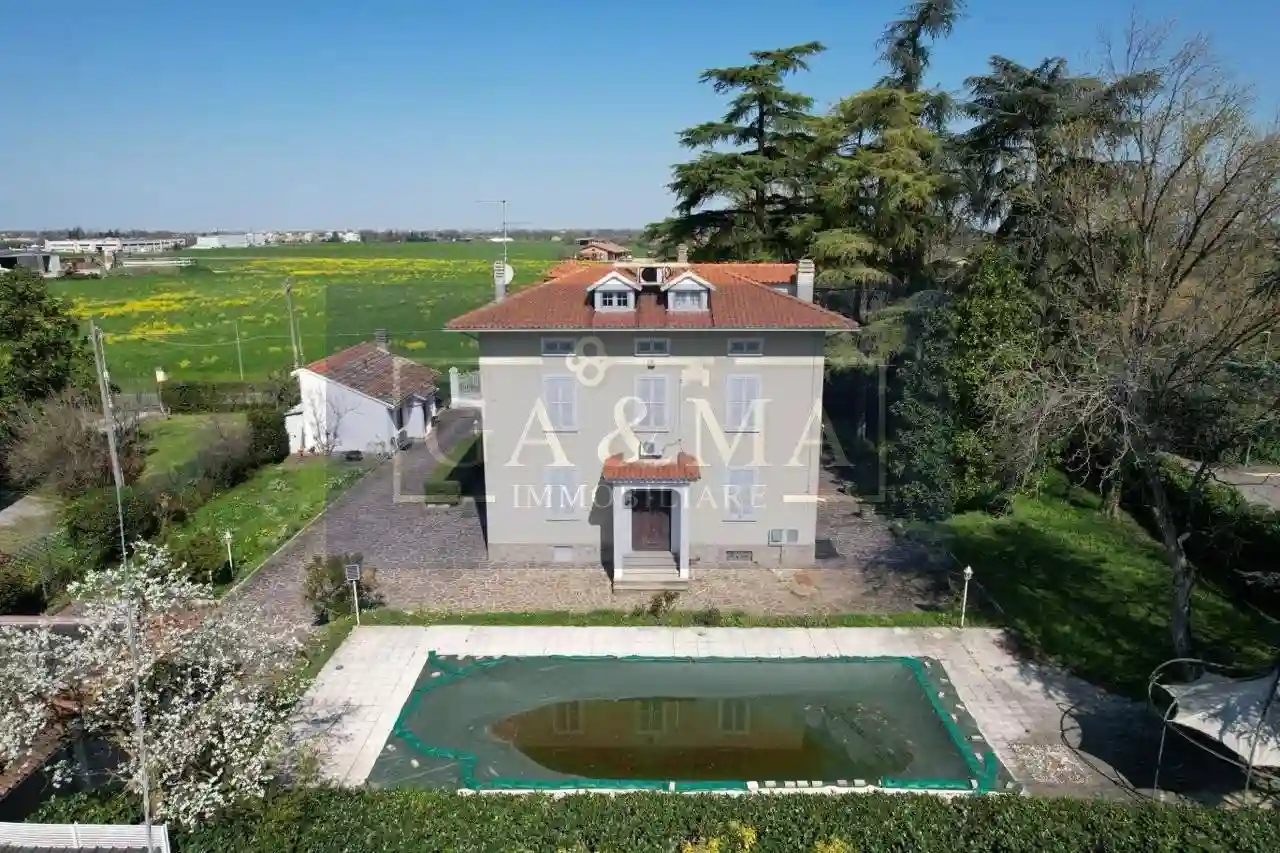 Villa - foto 2