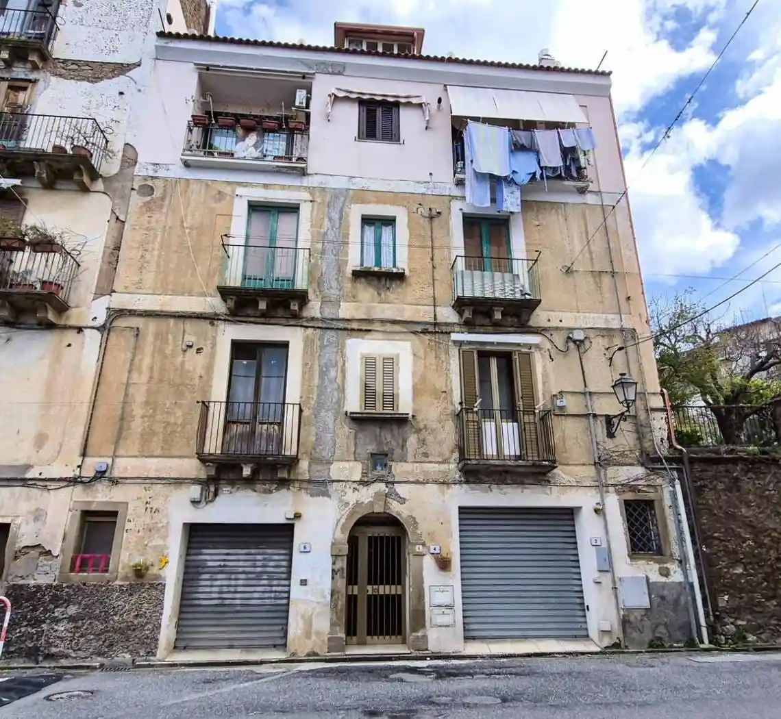 Appartamento in vendita a Paola