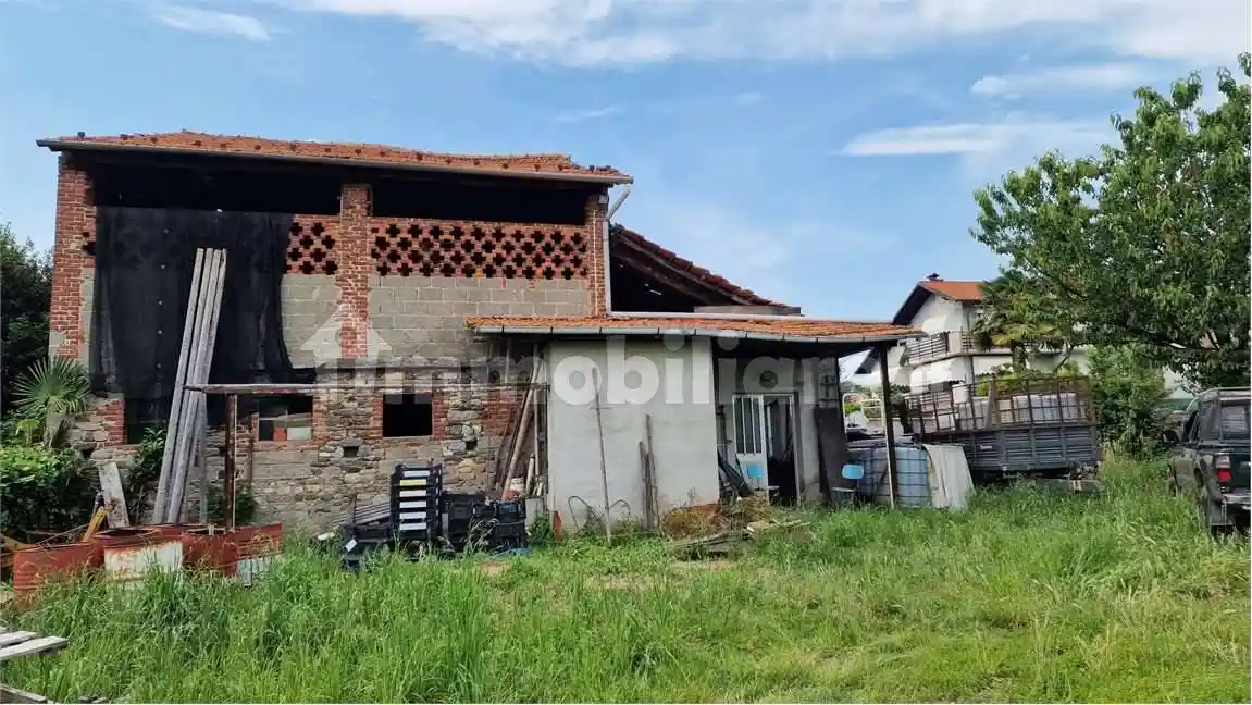 Rustico - Casale in vendita a Borgomanero