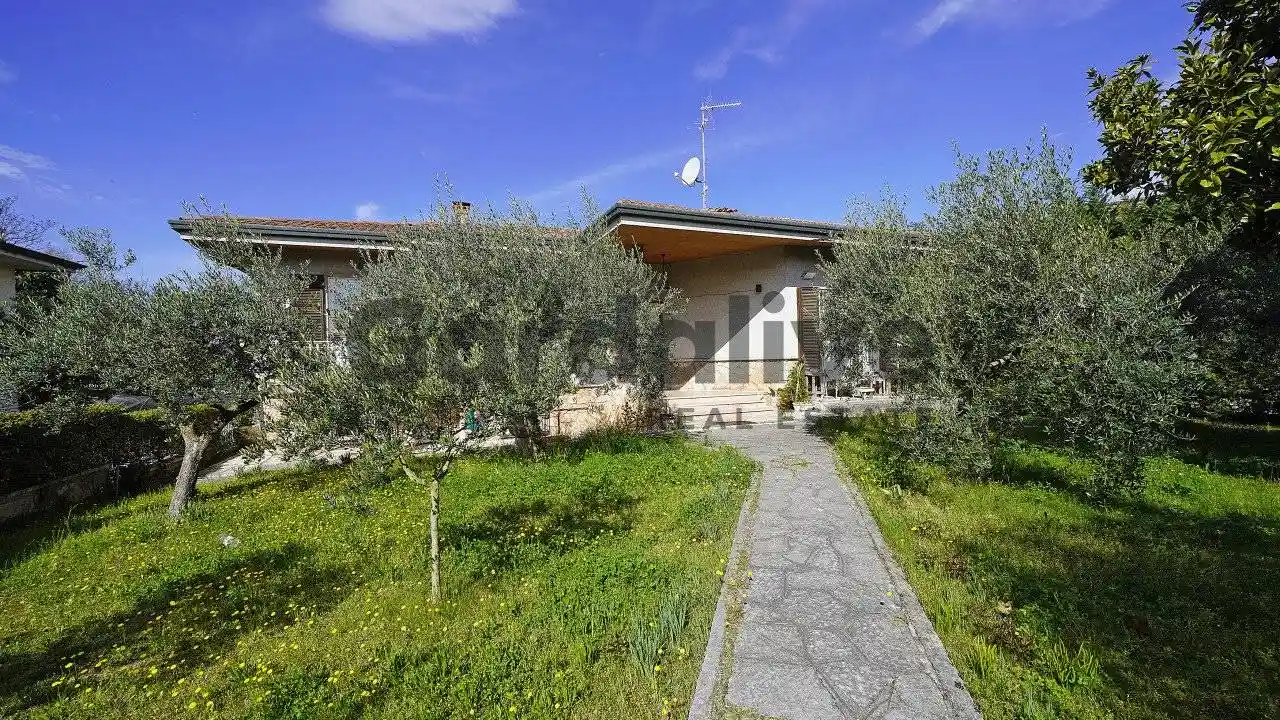 Villa in vendita a Ponti sul Mincio