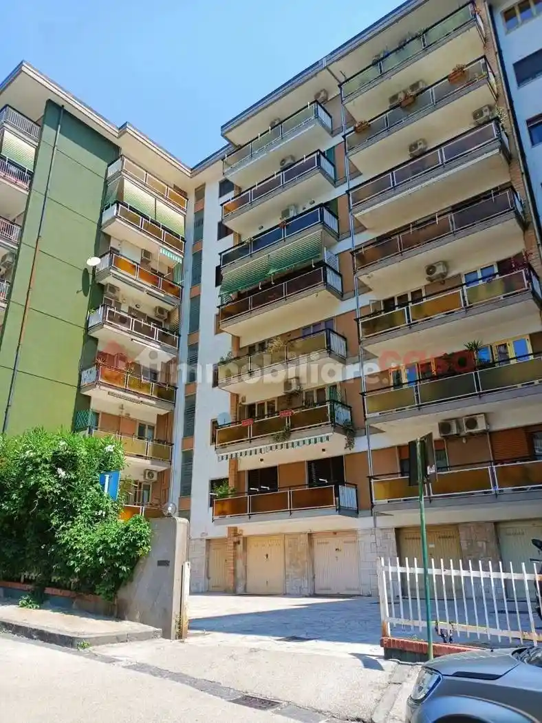 Appartamento in vendita a Napoli