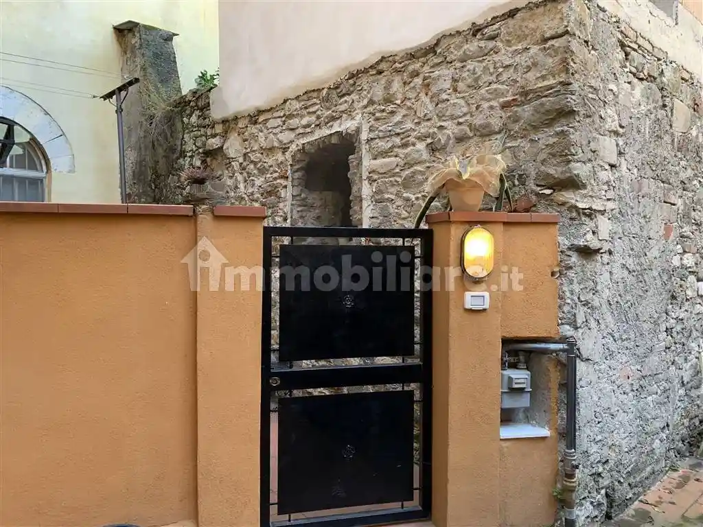 Casa indipendente in vendita a Sarzana