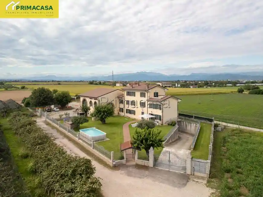 Rustico - Casale in vendita a Villafranca di Verona