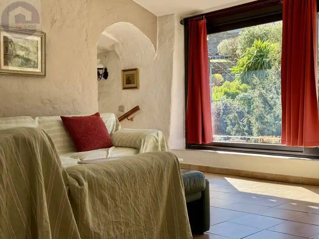 Casa indipendente in vendita a Dolcedo