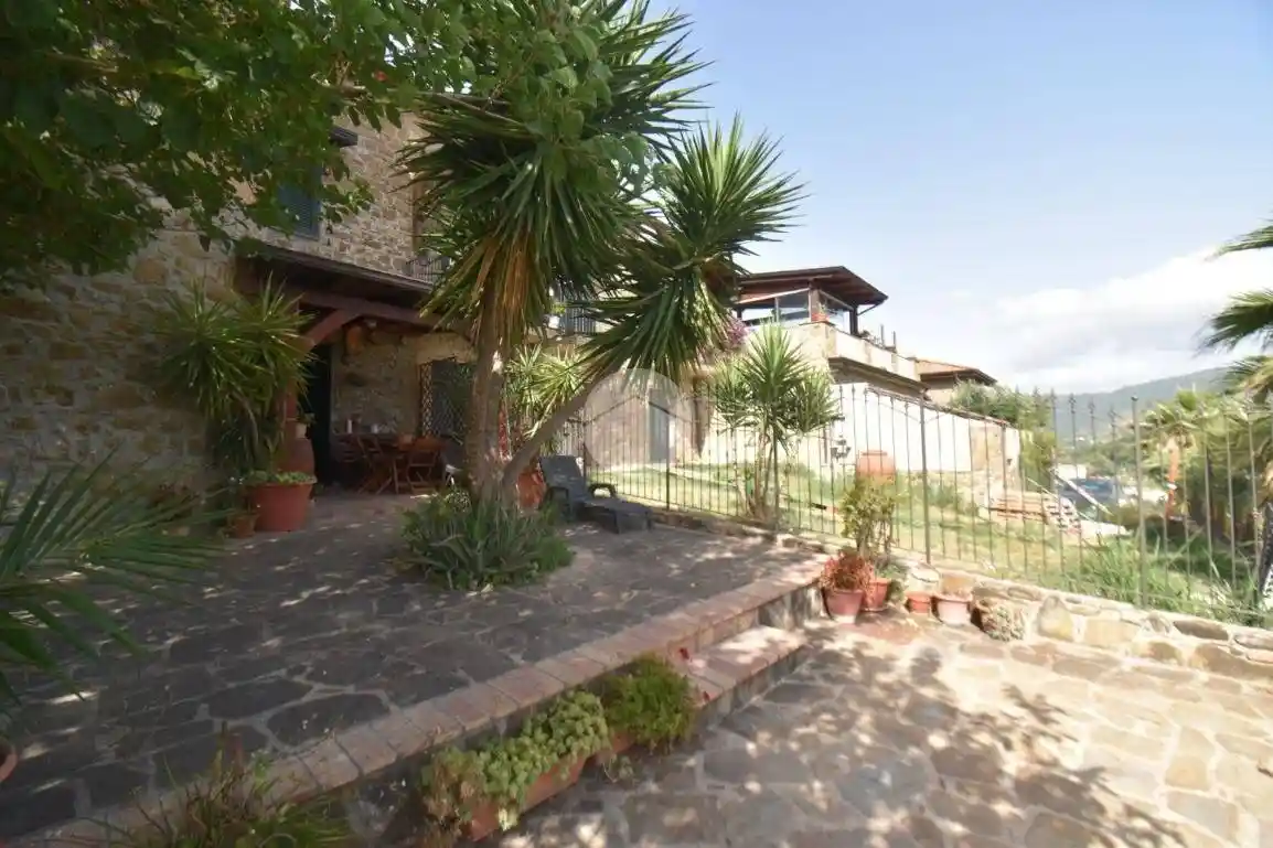 Appartamento in vendita a Laureana Cilento