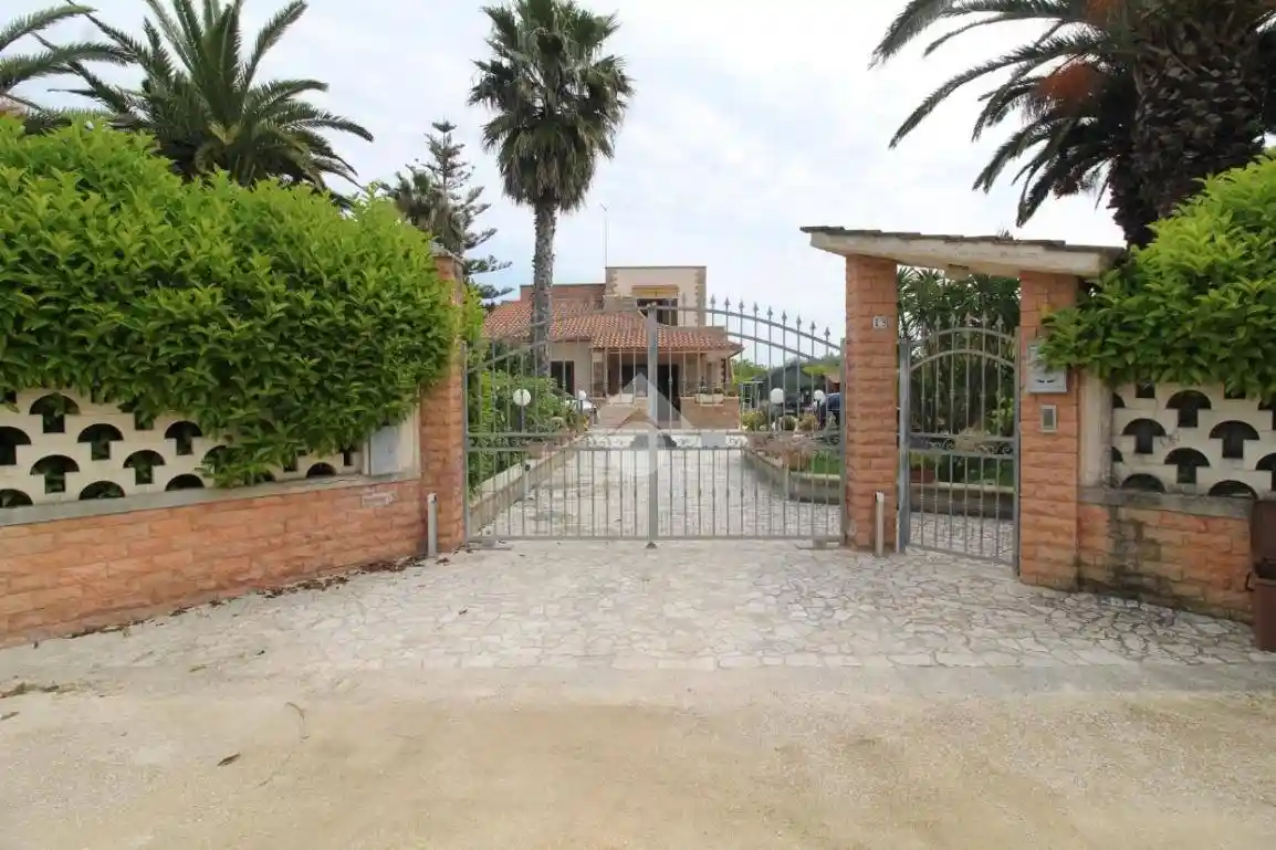 Villa in vendita a Brindisi