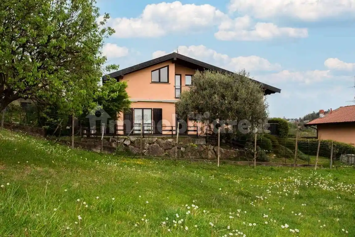 Villa in vendita a Varese