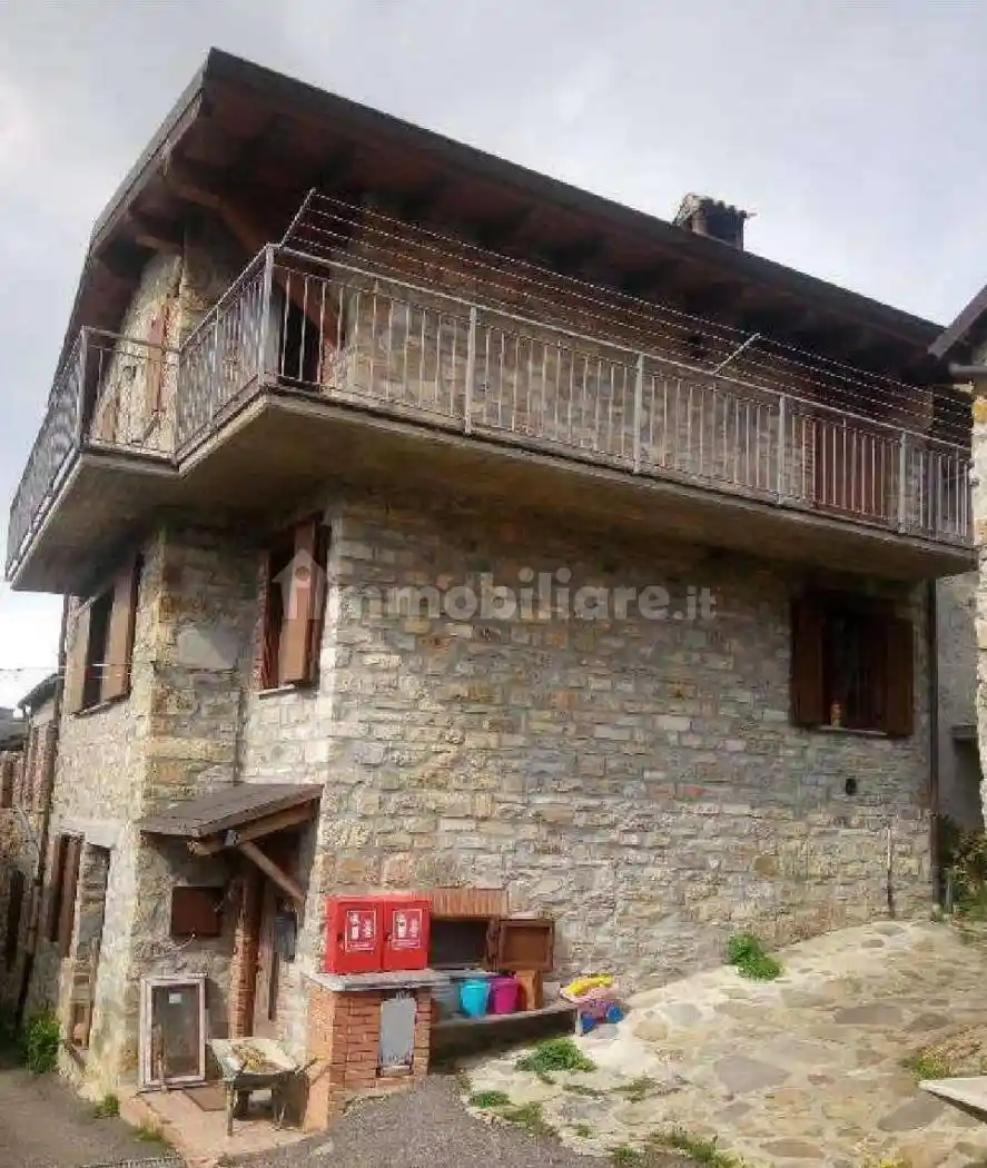 Casa indipendente in vendita a Ferriere