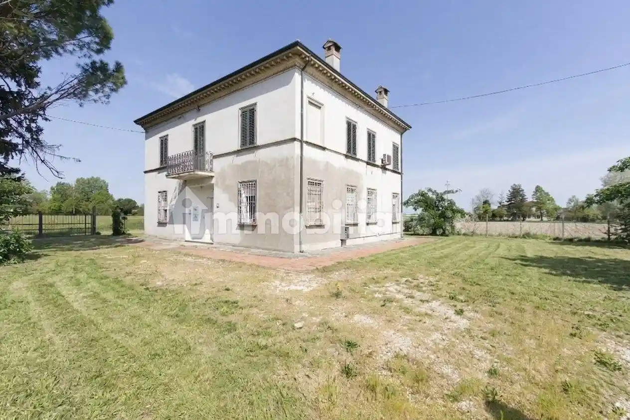 Villa in vendita a Lugo