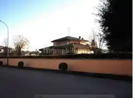 Villa in vendita a Cadeo