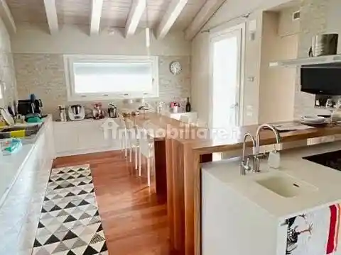 Villa in vendita a Paese