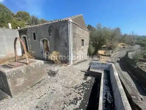Rustico - Casale in vendita a Aci Castello