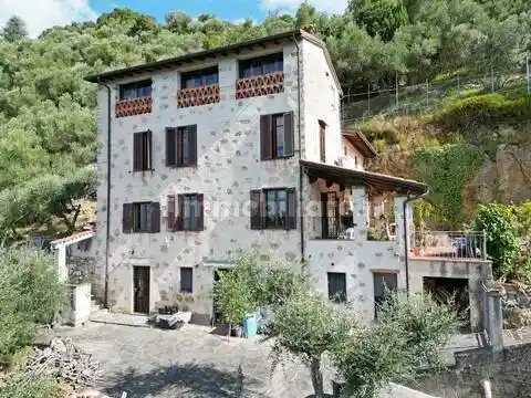 Villa in vendita a Camaiore