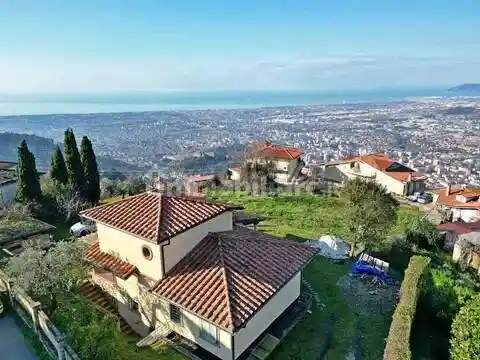 Villa in vendita a Massa