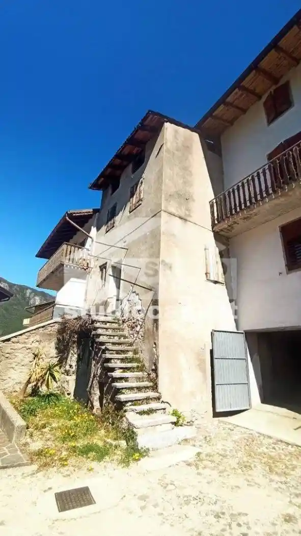 Casa indipendente in vendita a Ala