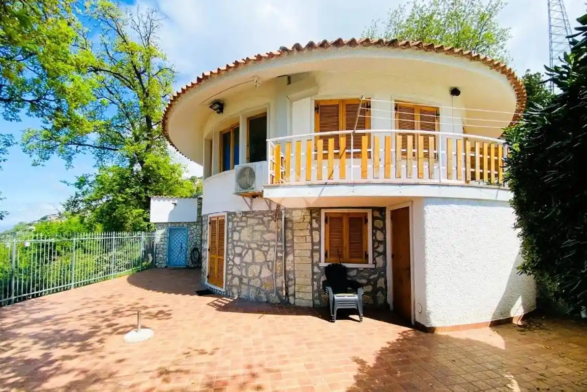 Villa in vendita a Falconara Albanese