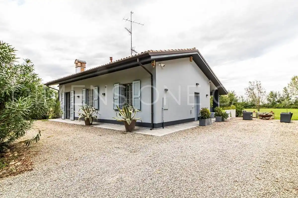 Casa indipendente in vendita a Carpi