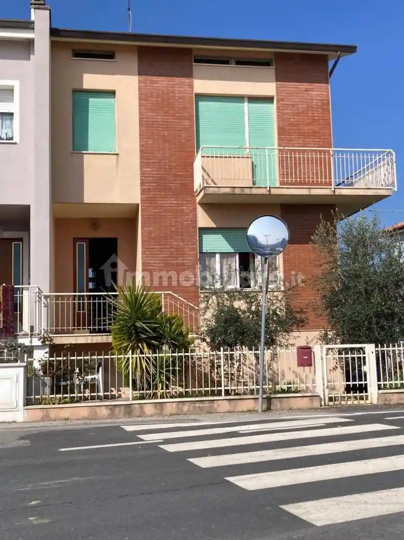 Casa indipendente in vendita a San Costanzo