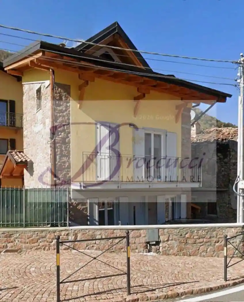 Villa in vendita a Cuasso al Monte