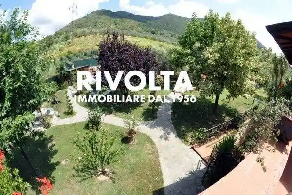 Villa in vendita a Luni