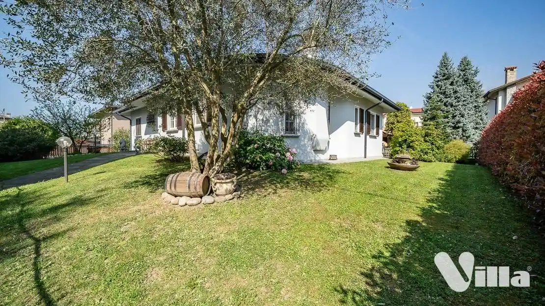 Villa in vendita a Oggiono