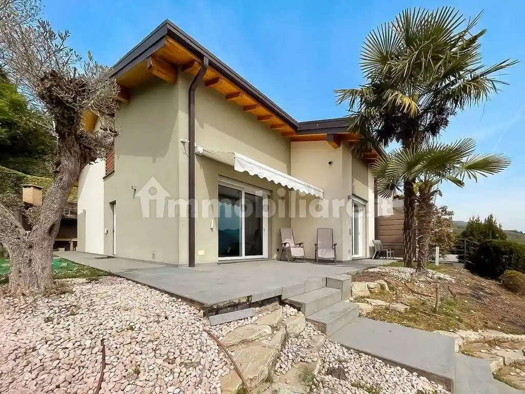 Villa in vendita a Alzano Lombardo