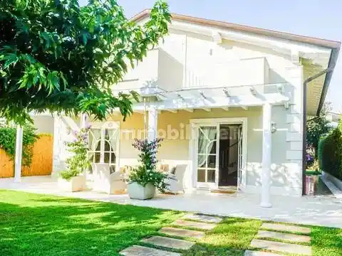 Villa in affitto a Pietrasanta