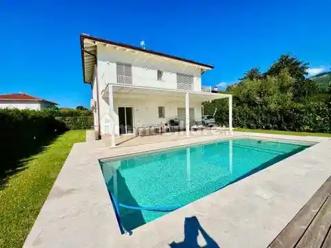 Villa in vendita a Pietrasanta