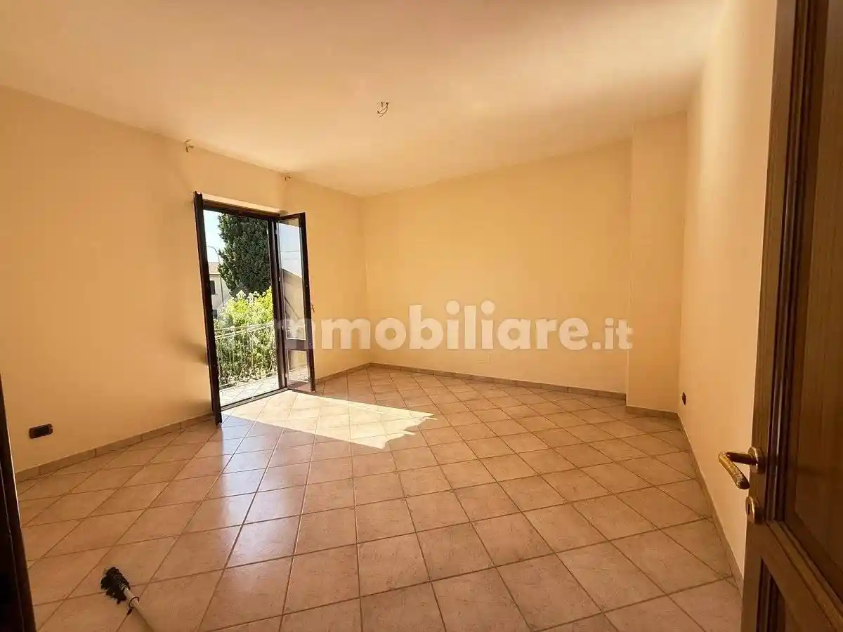 Casa indipendente in affitto a Giove