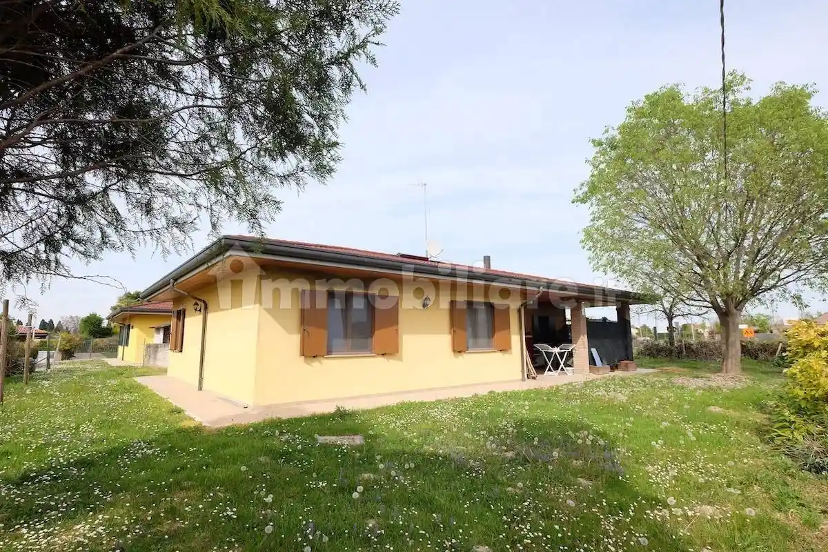 Casa indipendente in vendita a Casarsa della Delizia