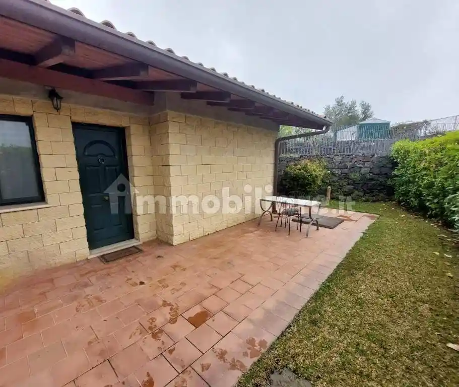 Appartamento in affitto a Acireale