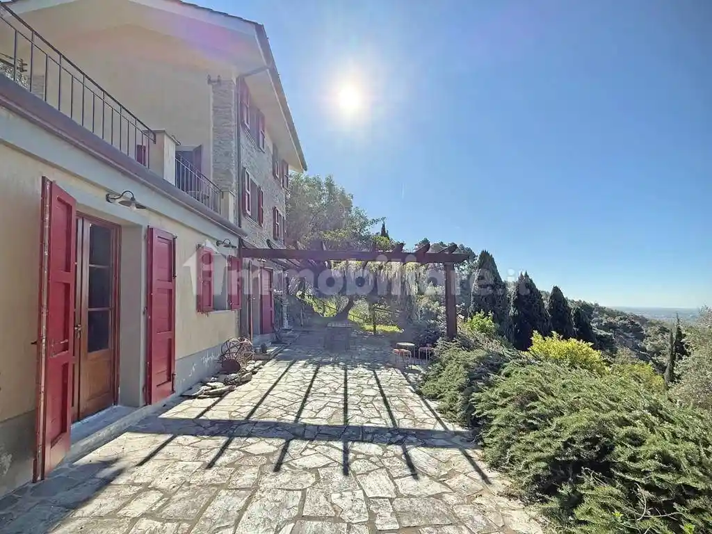 Rustico - Casale in vendita a Pietrasanta