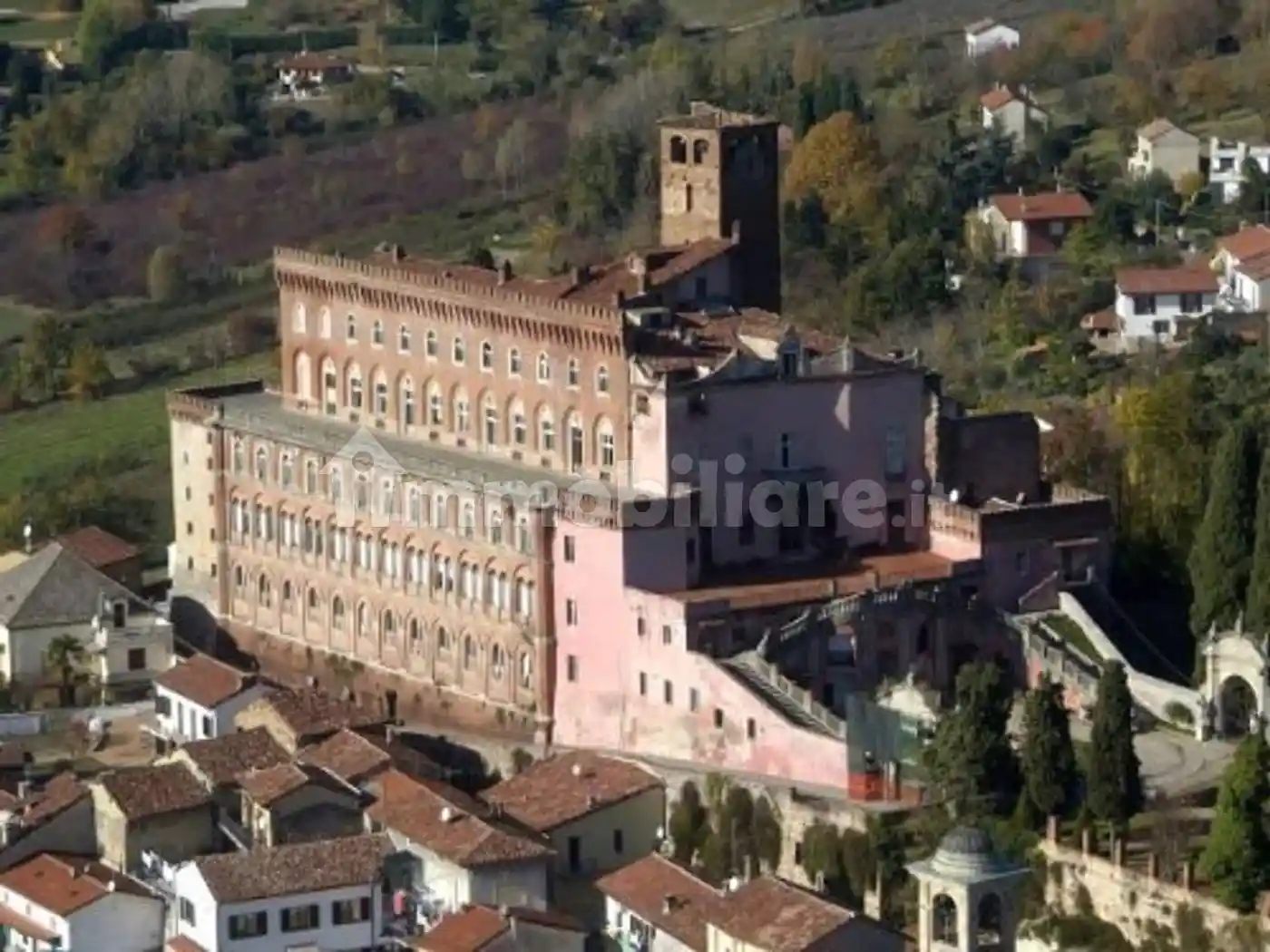 Palazzo - Edificio in vendita a Casale Monferrato